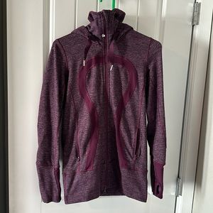 Lululemon size 4 hoody maroon color